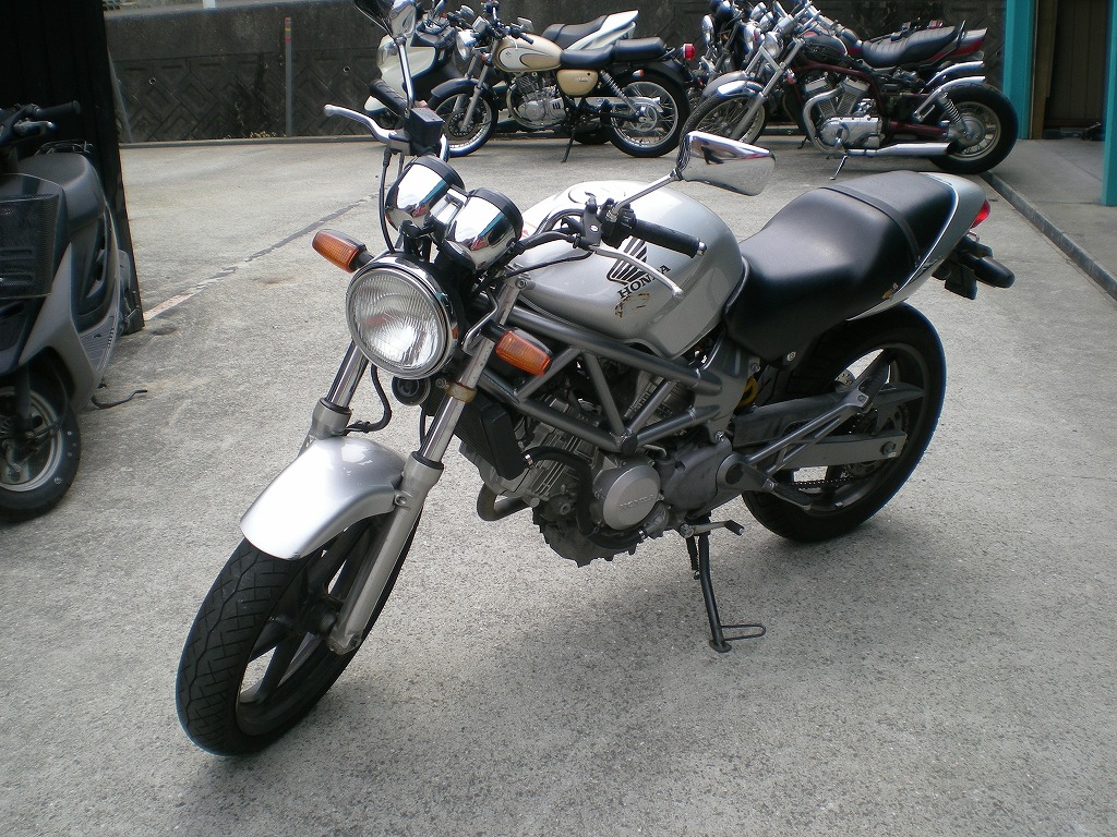 Vtr250にビキニカウルを取り付けてみよう セントラムの下駄箱 What Do You Want