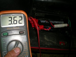 バッテリー電圧を確認