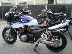 スズキ　GSX1400（ビキニカウル）