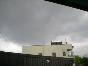 みるみるうちに曇っていく空