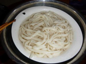 氷水で麺を締める