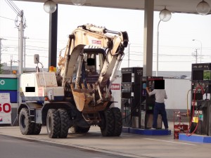 車輪つきのユンボ