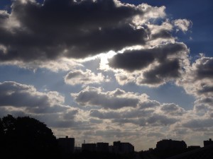 雲が多い