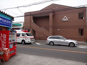 救急車が止まってる