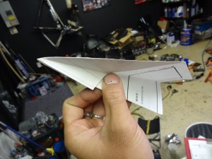 完成した紙飛行機