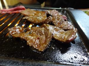 赤身をジュージュー焼く