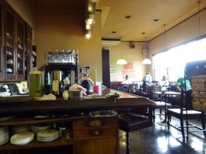 喫茶グリル　ドン　の店内