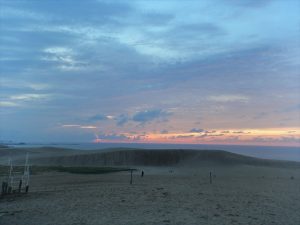 日没間近の鳥取砂丘