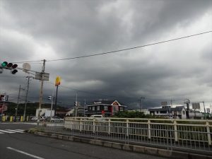 マクドナルド上空の暗雲