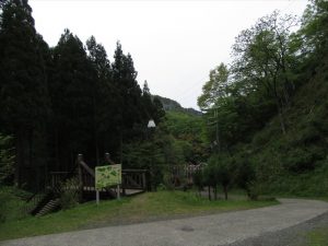 質志鍾乳洞公園内キャンプ場の様子