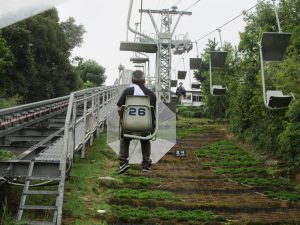 雨の中でもリフトに乗る人発見ｗ