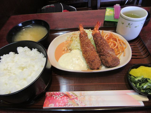 ドンのエビフライ定食